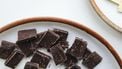 pure chocolade eten tijdens het afvallen