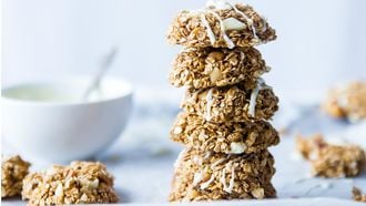 gezonde snacks / stapel gezonde havermout koekjes