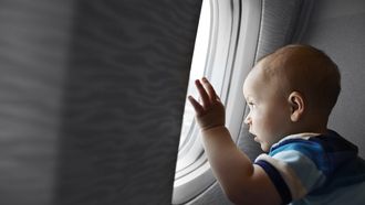 baby heeft last van oorpijn tijdens vliegen