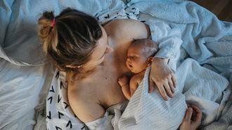 voordelen huid-op-huidcontact na bevalling waarom belangrijk