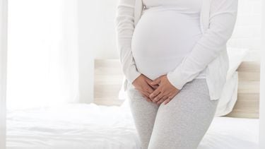 zwangerschapsmythes Zwangere vrouw moet plassen