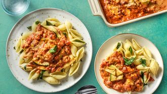 Heerlijk recept voor vegetarische pastasaus met courgette en tomaat uit de oven