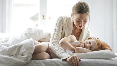 dilemma-slapen-in-grote-bed